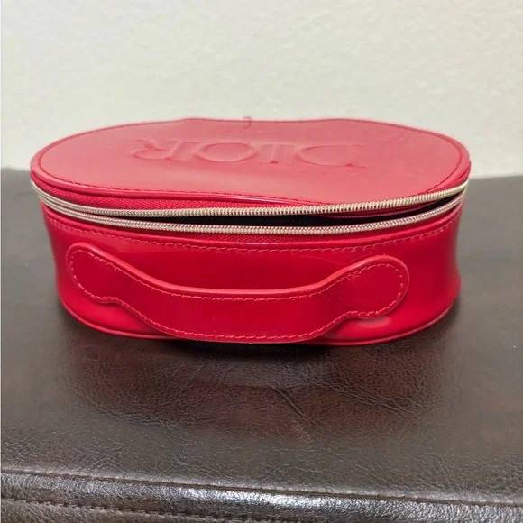 Red patent leather style make up bag - Picture 5 of 6